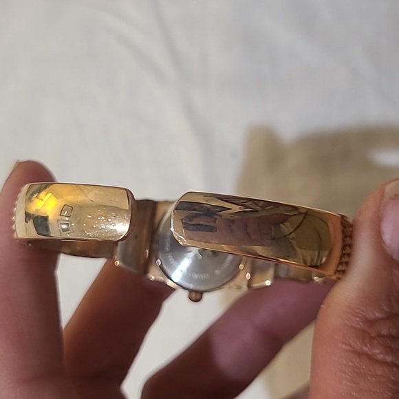 EUC  Vernier brand Rose Gold bangle watch - Picture 4 of 8